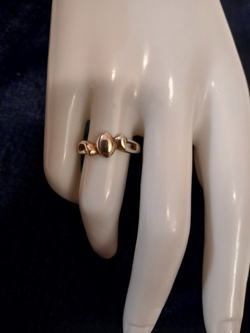Vintage Sterling Silver Sculpted Dome Ring Size 7.25